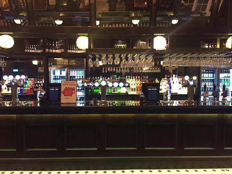 The George Hotel Wetherspoon Брекон Экстерьер фото
